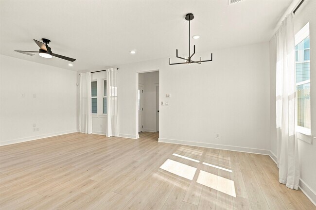 Building Photo - 2305 Via Laura Ln