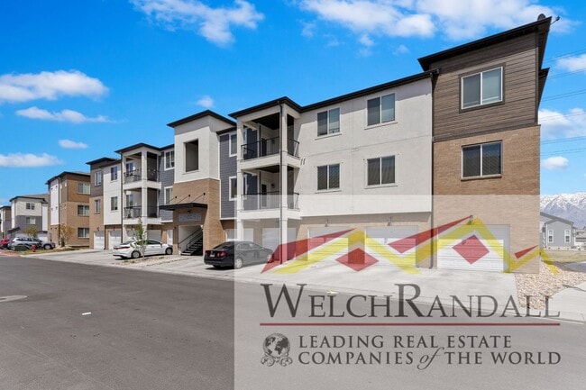 Primary Photo - Stylish Vineyard Condo – 3 Beds, 2 Baths, ...