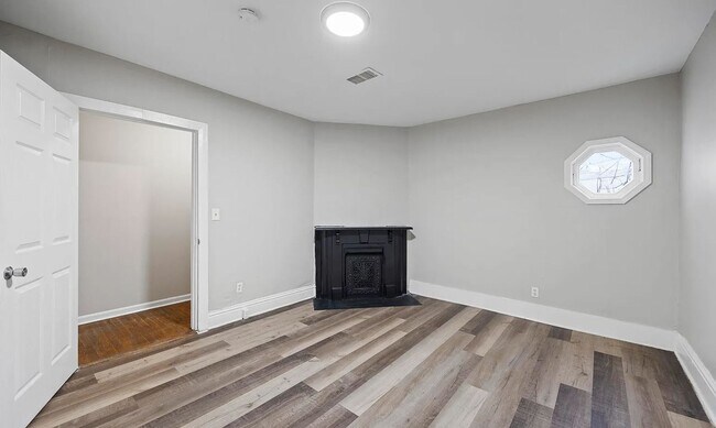 Building Photo - 522 N 29th St