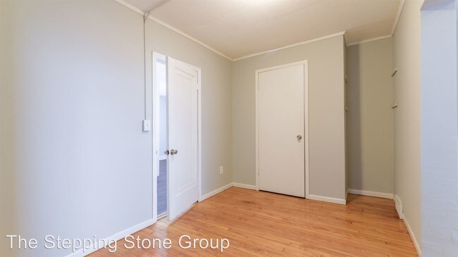 Building Photo - 2307 University Ave NE