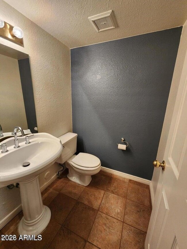 Building Photo - 3719 E Inverness Ave