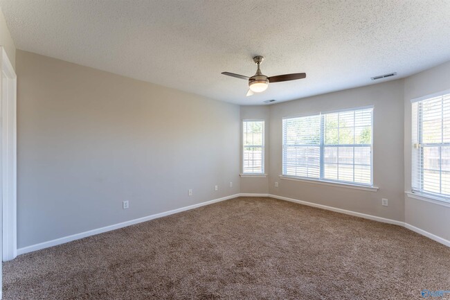 Building Photo - 122 Otter Trail SW