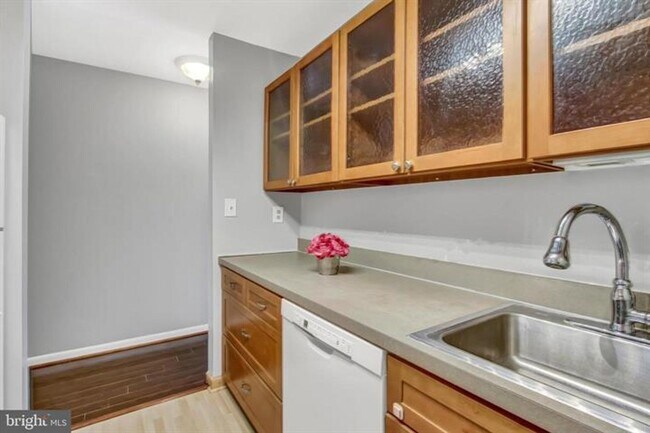 Building Photo - Gorgeous condo in Aspen Forest!