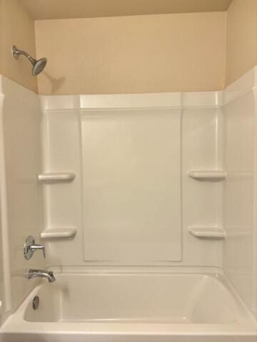 Building Photo - 14005 Vernon Ave