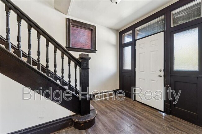 Building Photo - 1250 Blackadore Ave