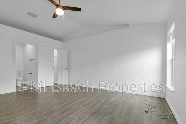 Building Photo - 13729 Yarmouth Dr