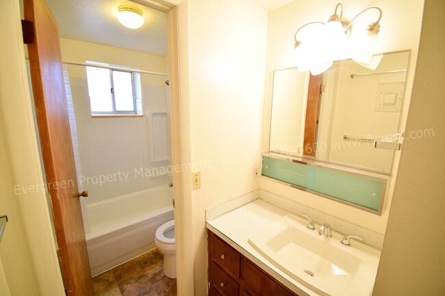 Building Photo - 1109 Alford St