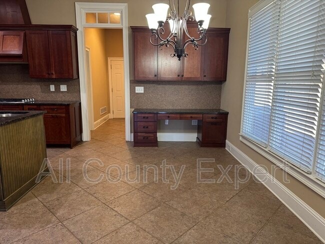 Building Photo - 1520 Vassar Ave