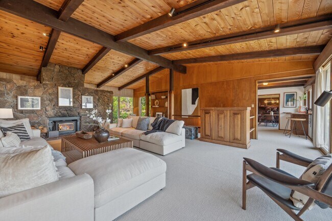 Building Photo - 45 Beverly Terrace