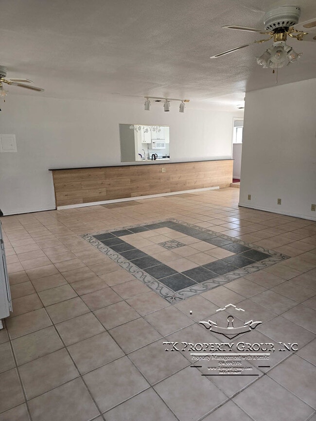 Building Photo - 17081 Penn Valley Dr