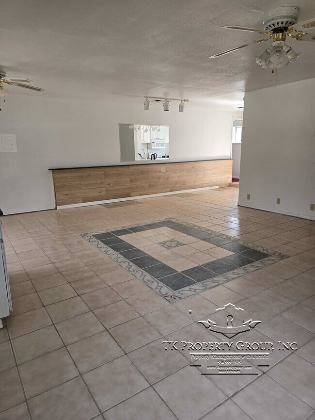 Building Photo - 17801 Penn Valley Dr