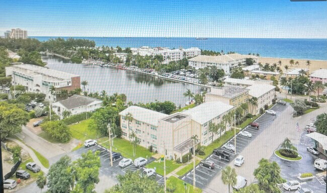 Building Photo - 1850 S Ocean Dr