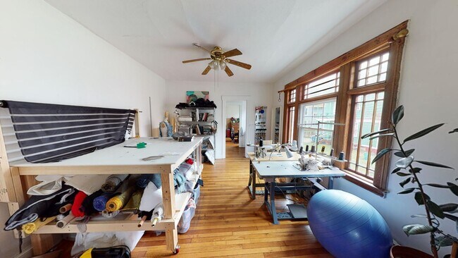 Building Photo - Spacious 2BR on Science Hill | Huge Kitchen & Living Area | Near Yale