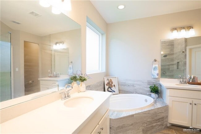 Building Photo - 27 Choke Canyon Dr