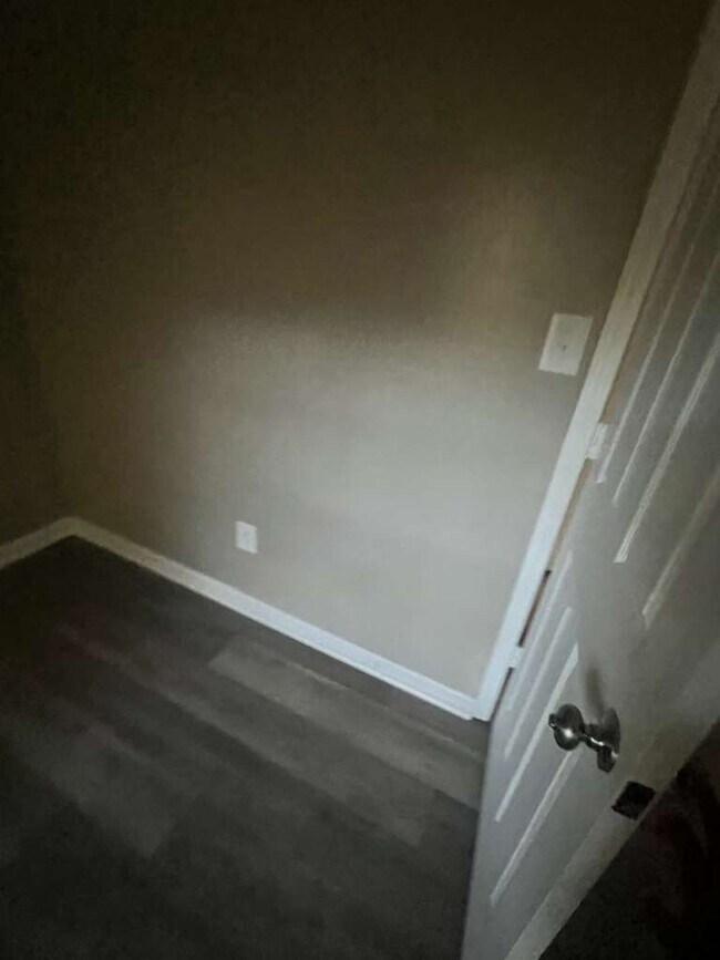 Building Photo - 10405 Riverbend Cir