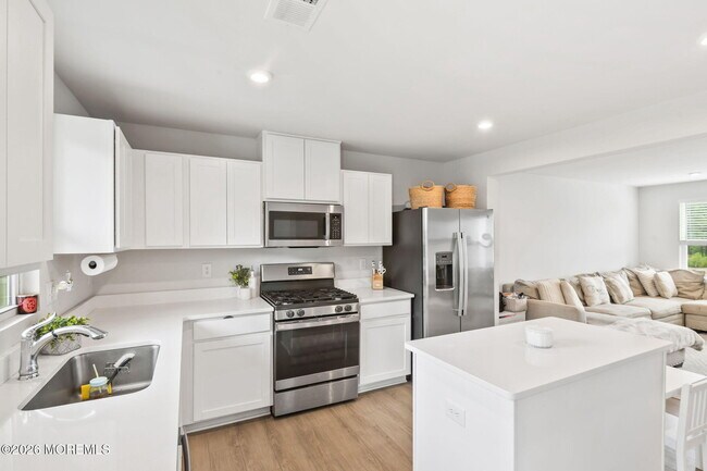Building Photo - 205 Cyprus Ct