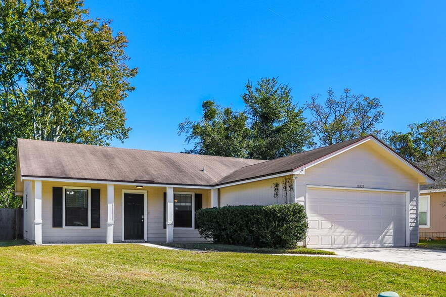 Building Photo - 10827 Carrington Ct