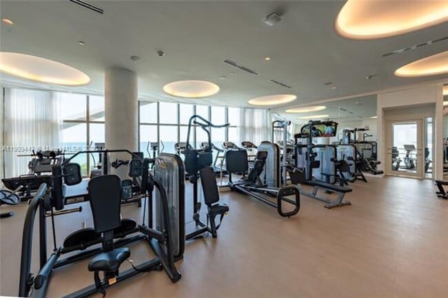 Building Photo - 15701 Collins Ave