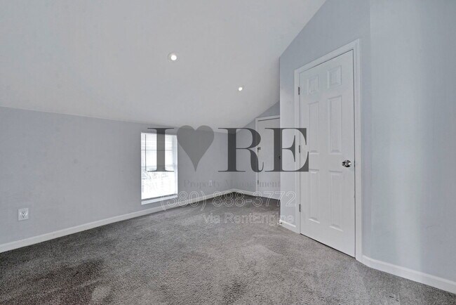 Building Photo - 1555 Myrtle Ave