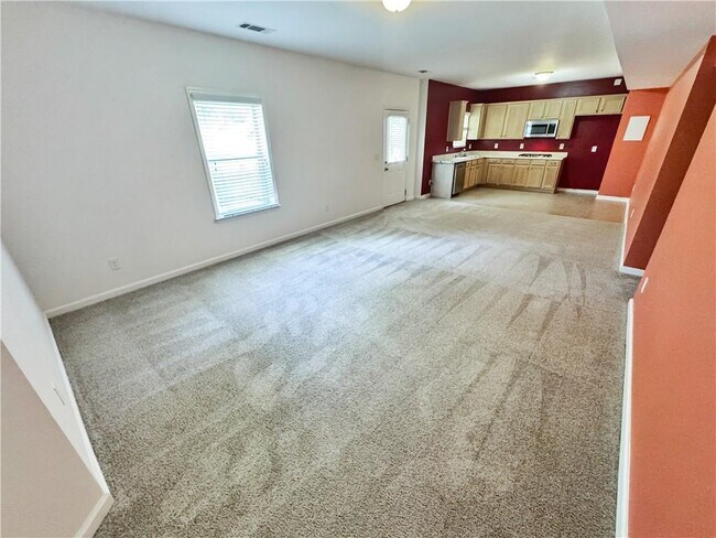 Building Photo - 2435 Manor View