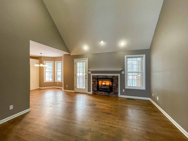 Building Photo - Spacious Four-Bedroom in Candler
