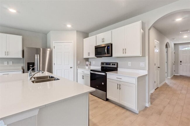 Building Photo - 25361 Doredo Dr