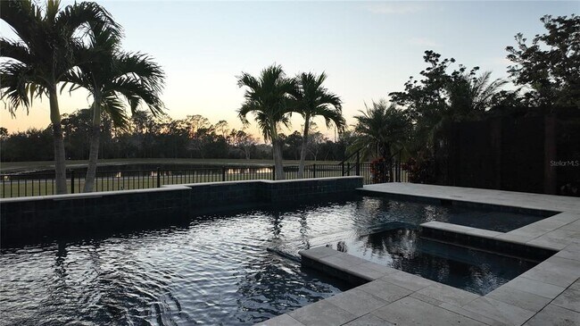 Building Photo - 8764 Lookout Pointe Dr