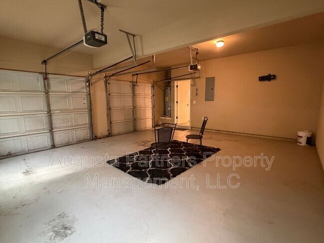 Building Photo - 3012 Burgess St