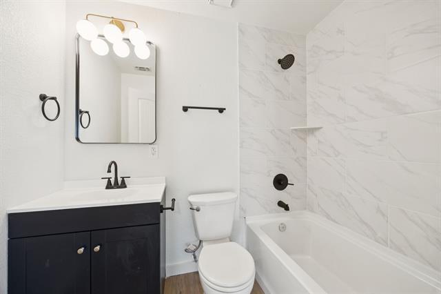 Building Photo - 302 W Pelton St