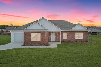 Building Photo - 540 Woodland Cir