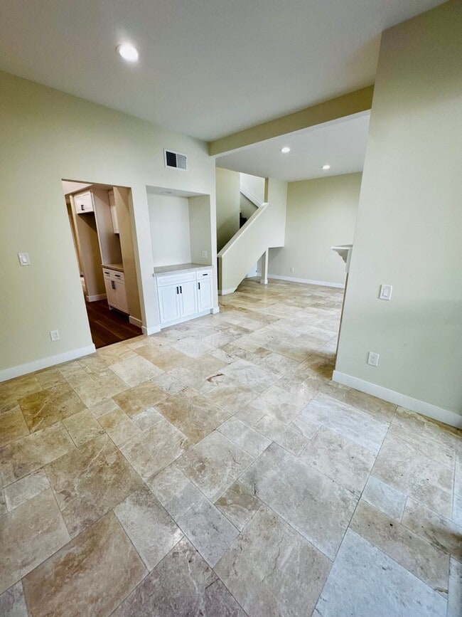 Building Photo - Remodeled 3/3 Townhome For Rent in Huntington Harbor!