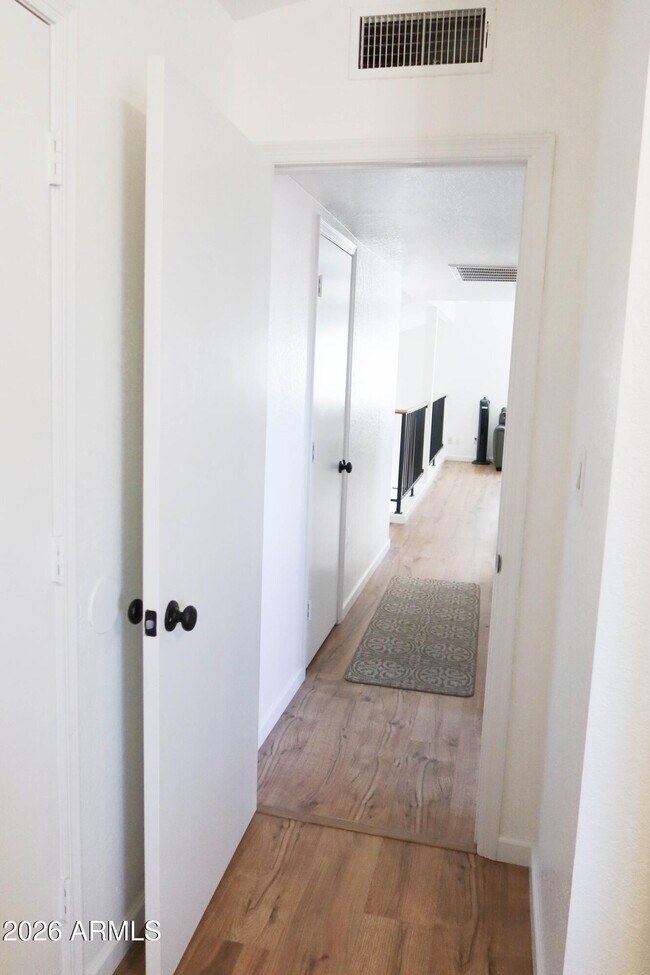 Building Photo - 3113 E Topeka Dr