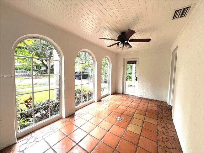 Building Photo - 713 Tibidabo Ave