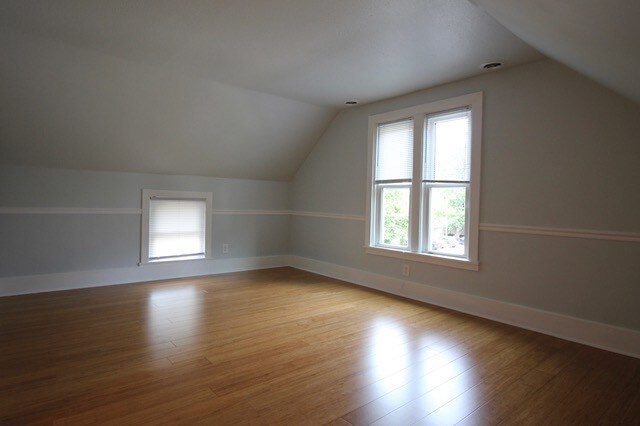 Building Photo - 117 Perrin St