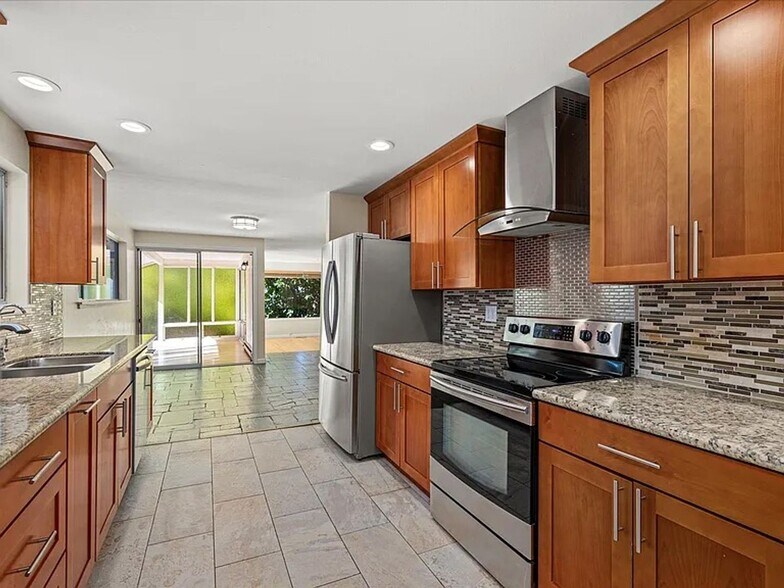Building Photo - Bellevue Home