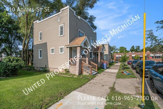 Building Photo - Available Now | Cozy 2 Bedroom 1 Bathroom ...