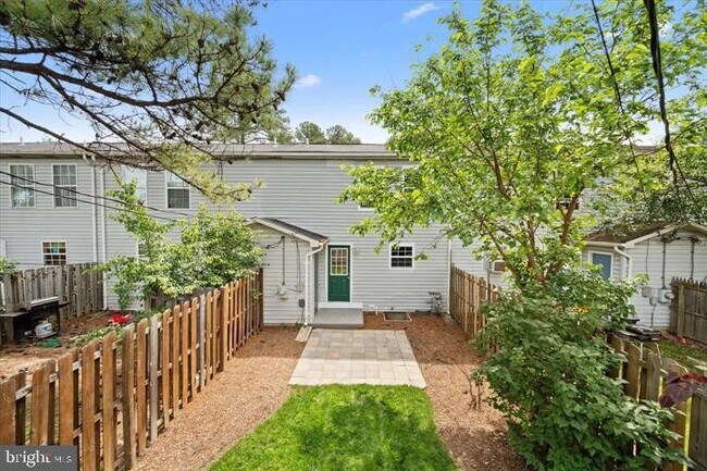 Building Photo - 228 Carroll Dr