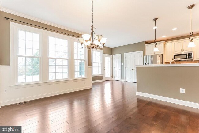 Building Photo - 53 Malsbury St