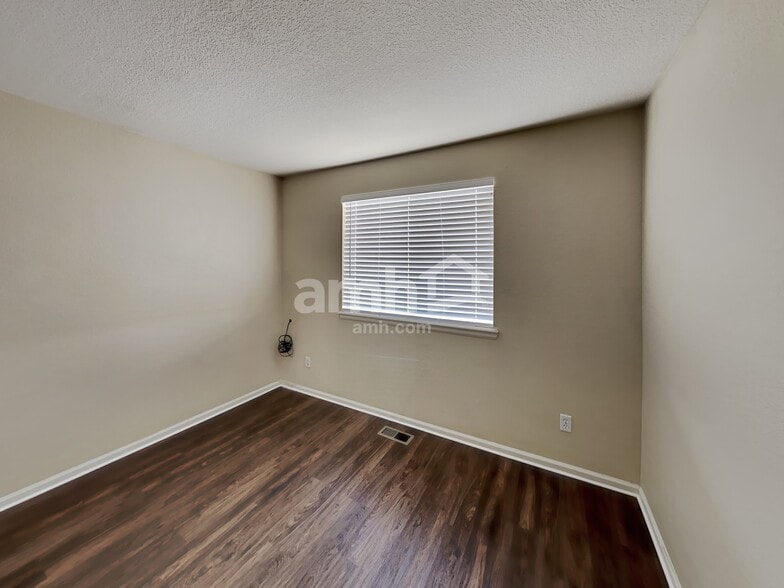 Building Photo - 21092 E 40th Pl