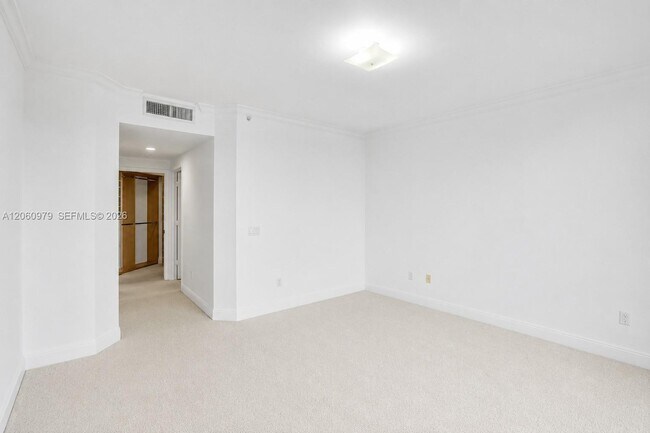 Building Photo - 4775 Collins Ave