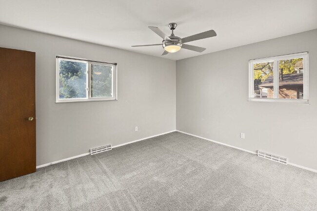 Building Photo - 2022 Northglen Dr