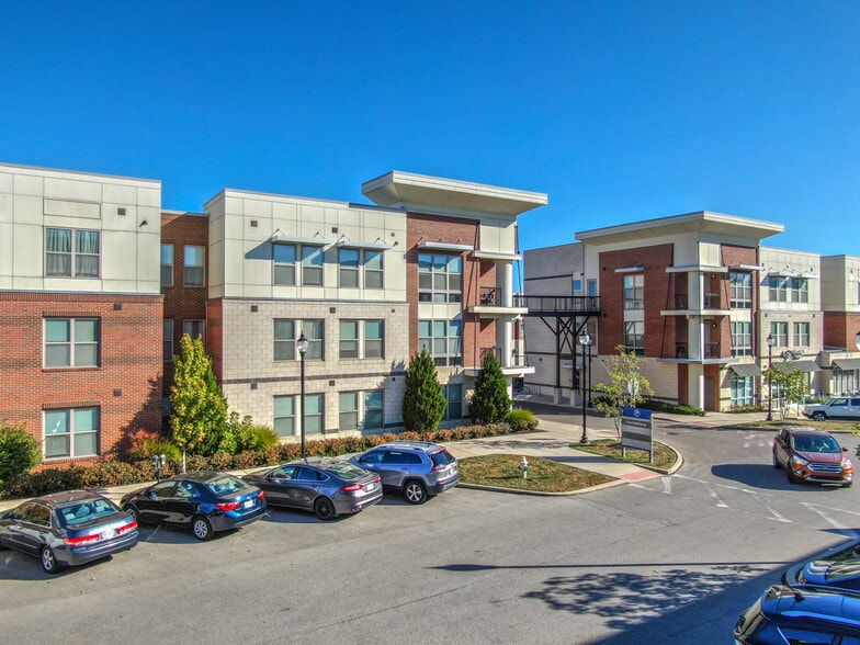 Primary Photo - University Station