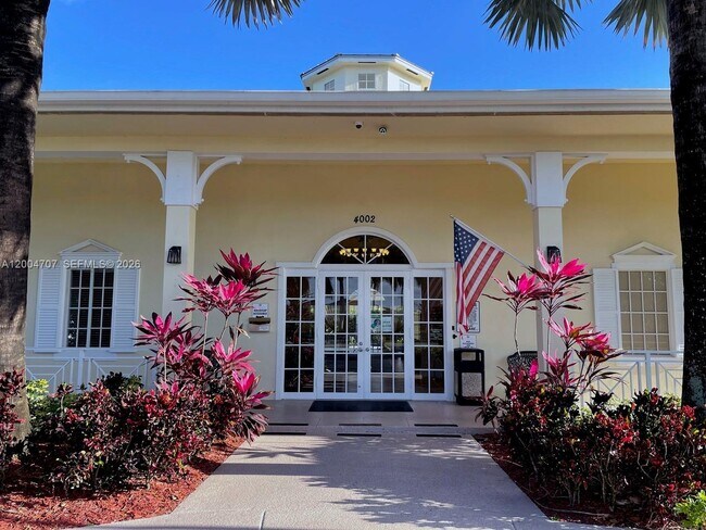 Building Photo - 4006 NE 20th St