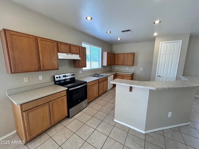 Building Photo - 9817 W Las Palmaritas Dr