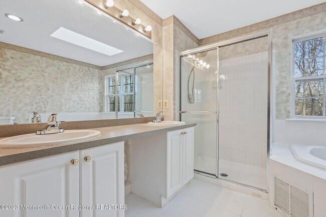 Building Photo - 19 Persimmon Ln