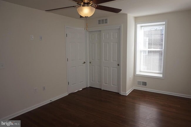 Building Photo - 132 Wendover St