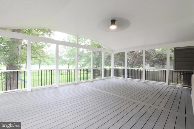 Building Photo - 9704 St Andrews Dr