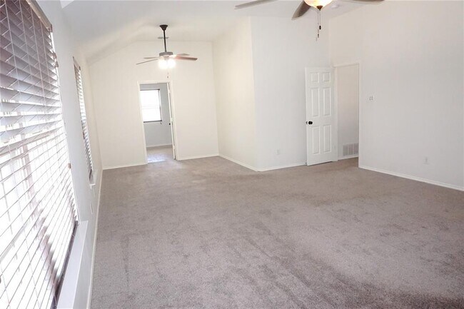 Building Photo - 12620 Summerwood Dr