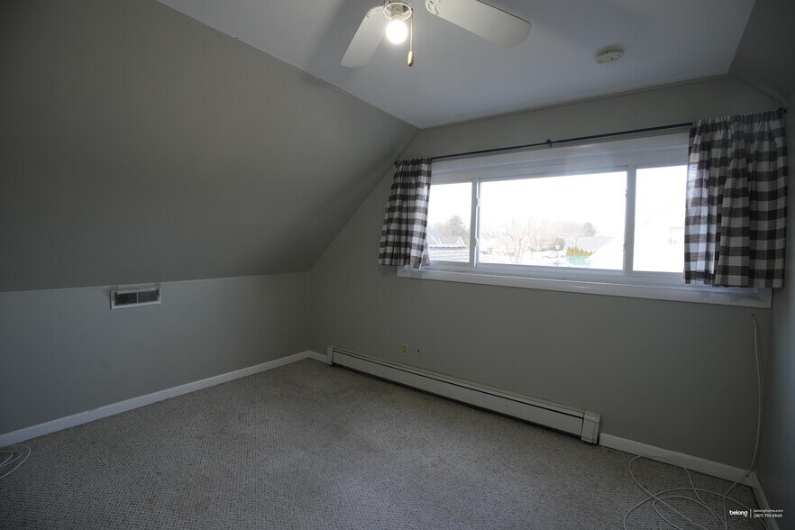 Building Photo - 90 Cobalt Ridge Dr E