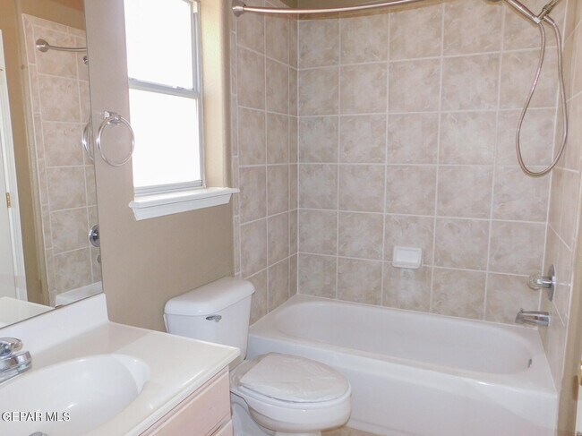 Building Photo - 917 Tecate Pl